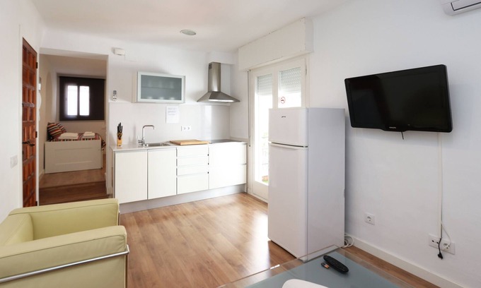 Arenys de Mar Apartment | Spacious Apartment for 2 with Balcony