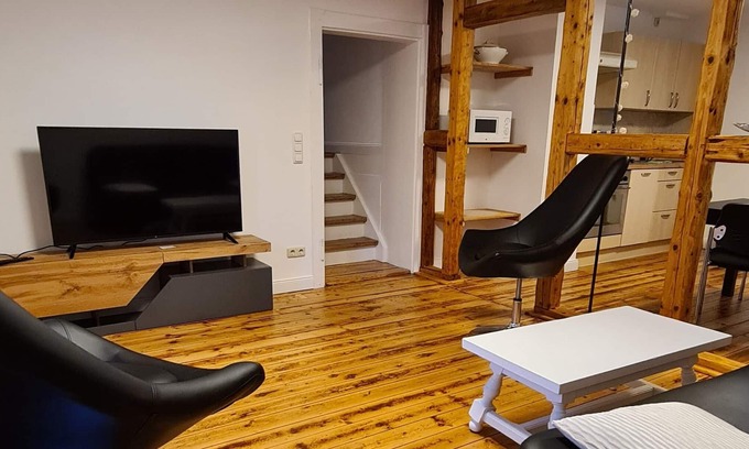 Hatzfeld House | Spacious apartment in the courtyard of a historic mill