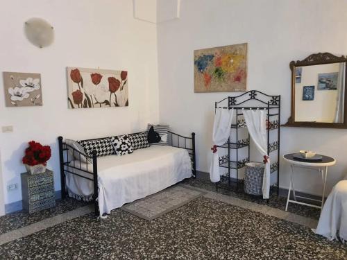 Cannole Apartment | Spacious Apartment in Cannole with Terrace & Garden