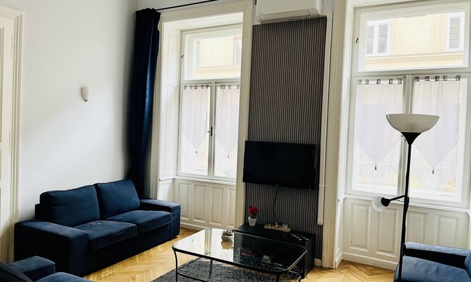 Erzsebetvaros Apartment | Spacious apartment in central Budapest