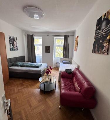 Stuwerviertel Apartment | Spacious apartment in Praterstern Area ES