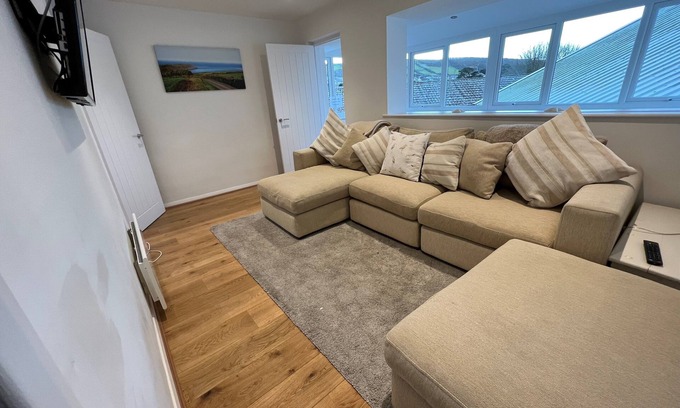 Croyde Apartment | Spacious Apartment in the Centre of costal Village - 5 minutes walk to the beach
