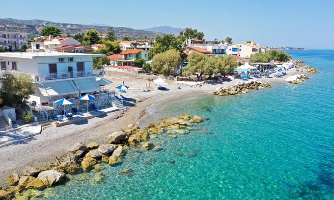 Melissi House | Spacious apartment on the beachfront