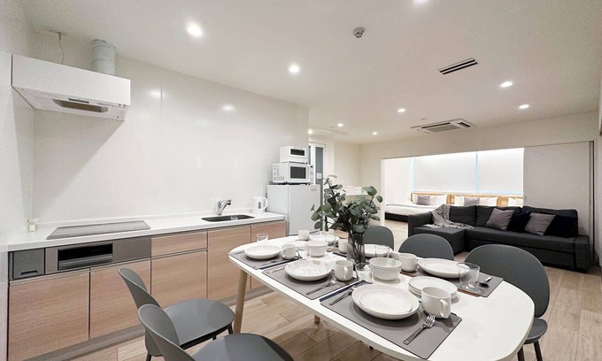Hiroshima City Centre Apartment | Spacious Apt for 12Ppl Very Good Location