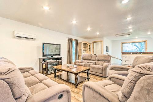 Russellville Apartment | Spacious Apt Overlooking AR River Near Dtwn!