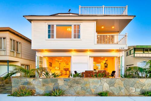 Balboa Island House | Spacious Balboa Beauty