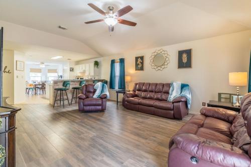 San Antonio House | Spacious Bandera Family Fun House with King bed