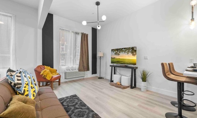 Elizabeth Apartment | Spacious Bd,EWR Airpt,Nyc,Prudential Center, Free Free Pkng, American Dream Mall