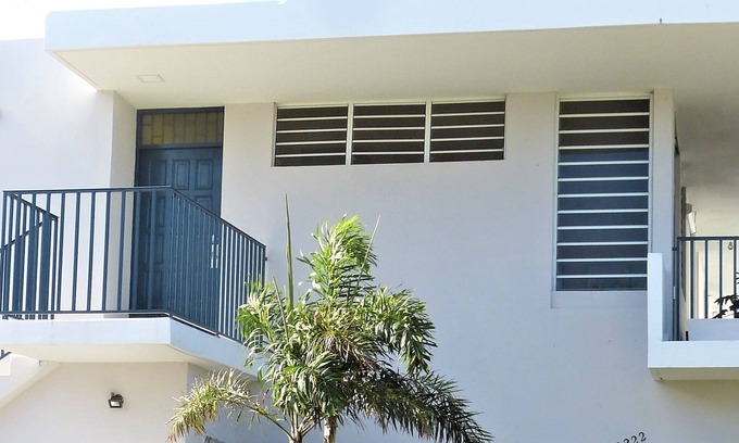 Ocean Park House | Spacious beach house to relax with friends & family! Walk to the beach!