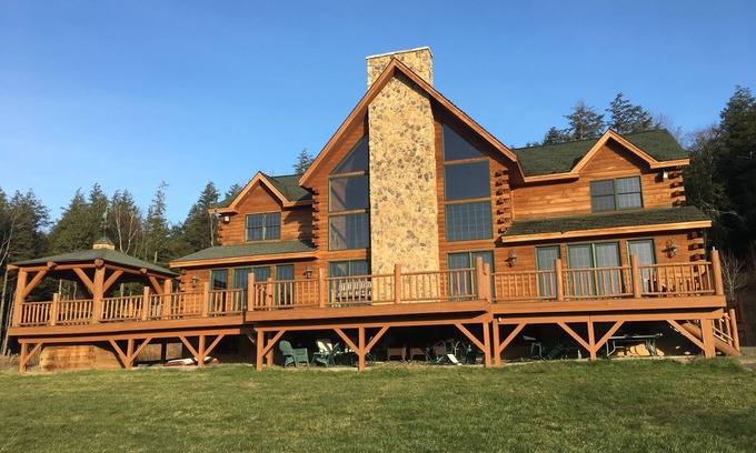 Windham Cabin | Spacious Cabin near Hunter & Windham Mountains - 5-25-minute drive - 6 Bedrooms