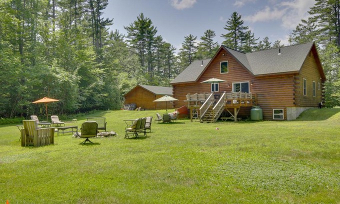 Oxford House | Spacious Cabin with Private Dock on Thompson Lake