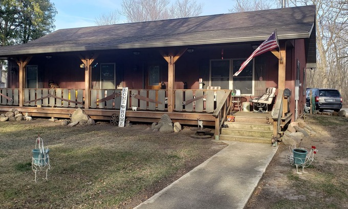 Clear Lake Cabin | Spacious Cabin with Open Floor Plan located Right in Town!