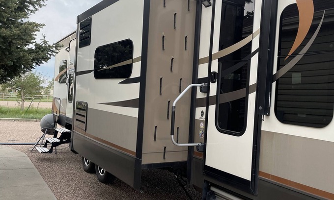 Ranchettes House | Spacious Camper 10 minutes from Frontier Park
