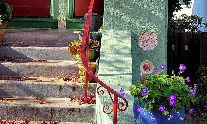 Cleveland Heights Apartment | Spacious, Charming 2 Bedroom Apartment at Lake Merritt