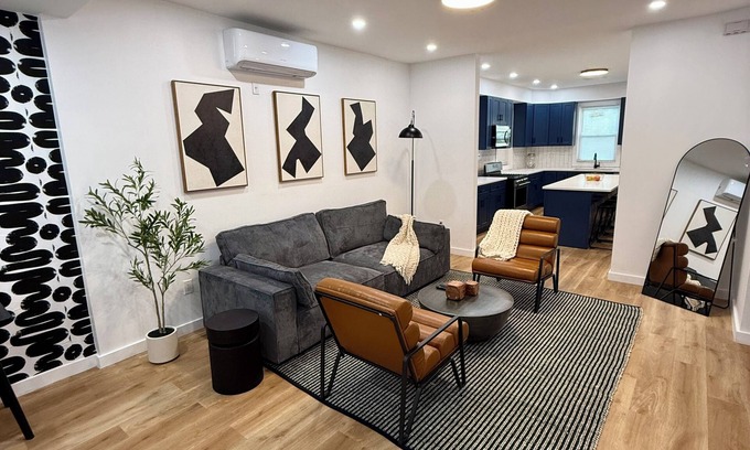 Bedford Park House | Spacious Chic 4-bedroom house in the brilliant Bronx near Montefiore hospital