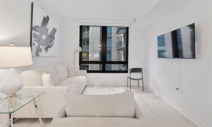 NoMa Hotel | Spacious + Clean | Desk + Business Center | near Capitol Hill