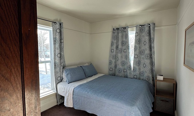 Sault Ste. Marie Apartment | Spacious, Clean, 3-bedroom apartment in downtown Sault Ste. Marie