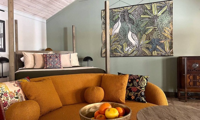 Bellville House | Spacious Clubhouse Suite + POOL
