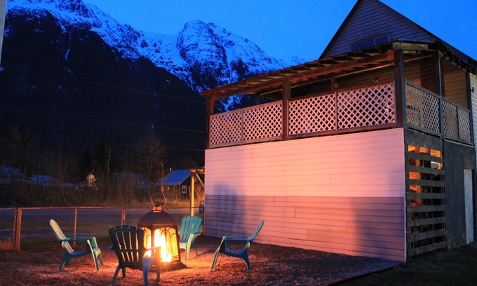 Stewart House | Spacious comfort-steps from downtown Stewart!