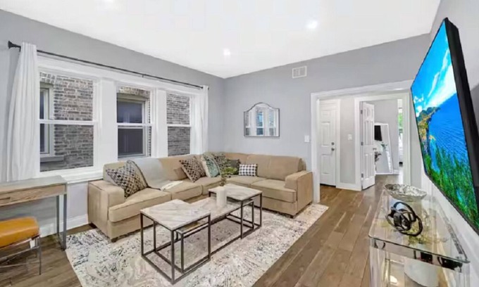 Forest Park Condo | Spacious & Comfortable 3 Bedrooms + Bonus Room