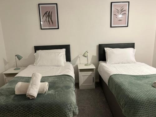 Aylesbury House | Spacious Comfortable 4 Bedroom House