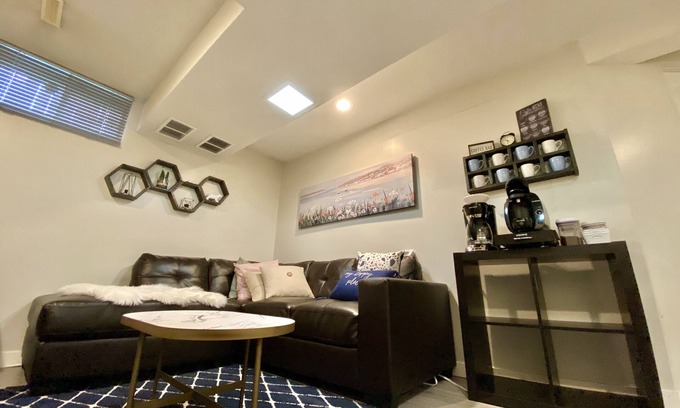 Southeast Edmonton House | Spacious & Comfy Family Suite