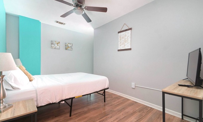 Denver Heights Apartment | Spacious condo near ATT & more!