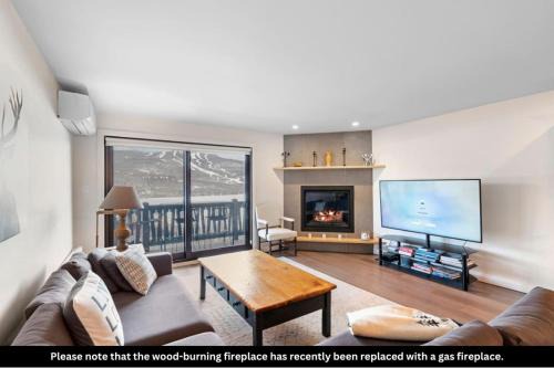 Mont-Tremblant House | Spacious Condo with Lake and Mountain View