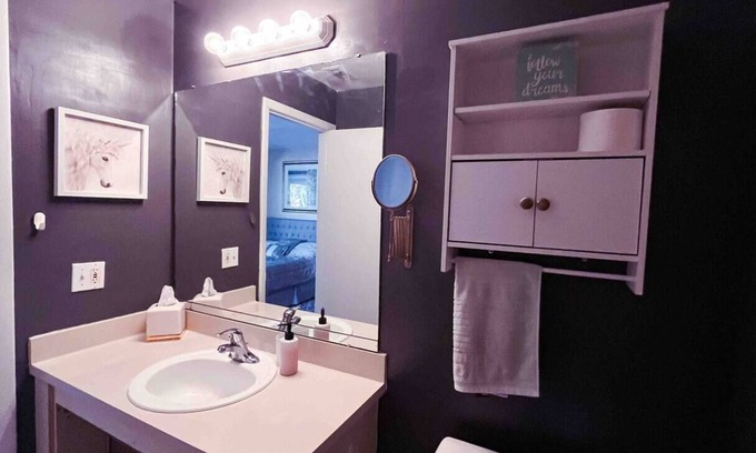 Pinellas Point Apartment | Spacious condominium near beaches