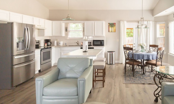 Wichita House | Spacious, contemporary house in Southeast Wichita