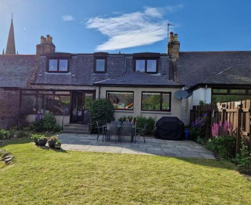 Ballater House | Spacious cosy welcoming cottage