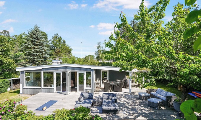 Dronningmolle House | Spacious cottage with a view of wild nature