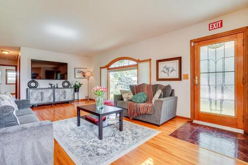 Cottage Grove House | Spacious Cottage Grove Haven Near Downtown St Paul