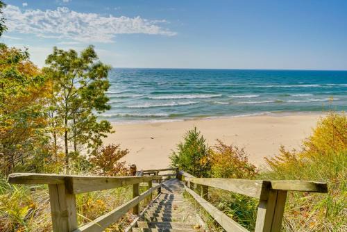 Muskegon House | Spacious Cottage on Lake Michigan Stunning Views!