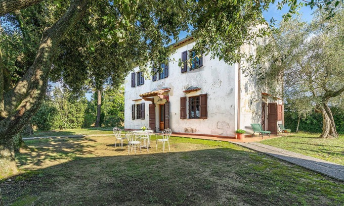 Forcoli House | Spacious country house, partially furnished with antique furniture, offering a friendly and welcomin
