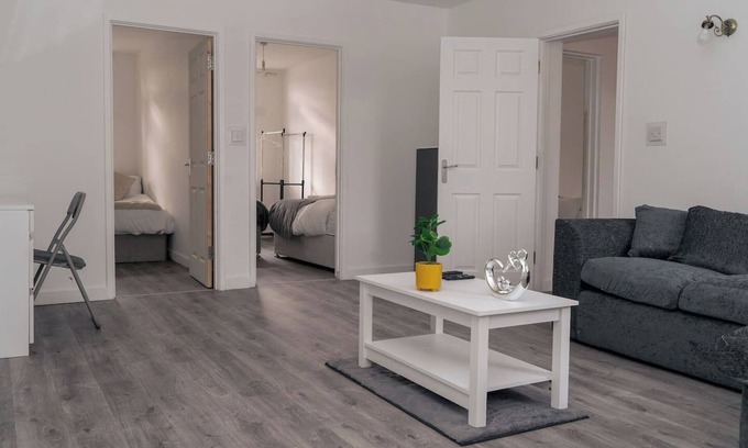 Coventry Apartment | Spacious Coventry Contractor Pad