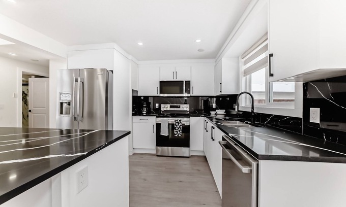 Calgary House | Spacious & Cozy Home w/Modern Amenities in a Quiet Neighbourhood