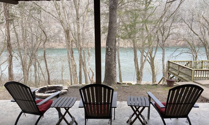 Mountain View Cabin | Spacious, cozy retreat on the White River, minutes from the trails and caverns.