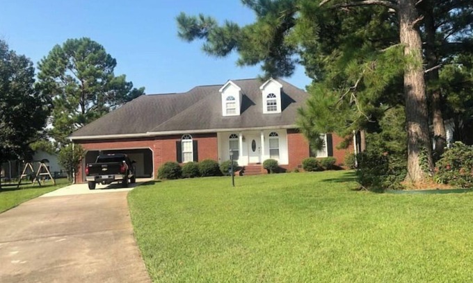 Albany House | Spacious, Cozy & Safe home away from home