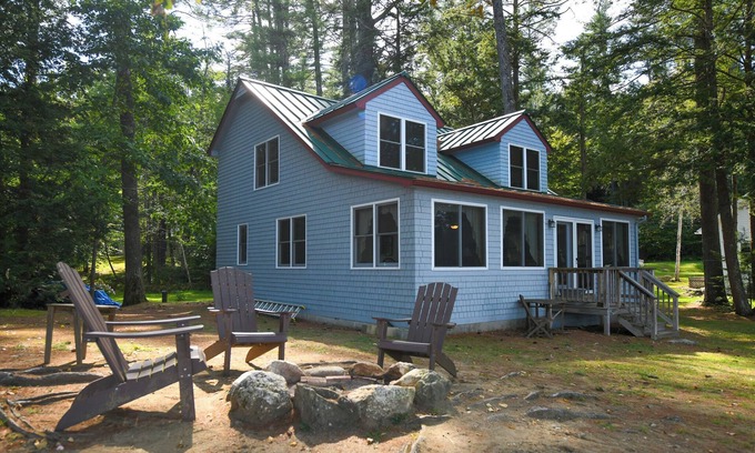 Norway House | Spacious, cozy waterfront cottage on Norway Lake with hiking trails nearby.