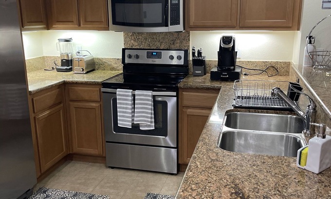 Concord Apartment | Spacious Discrete 2b/2Ba Concord