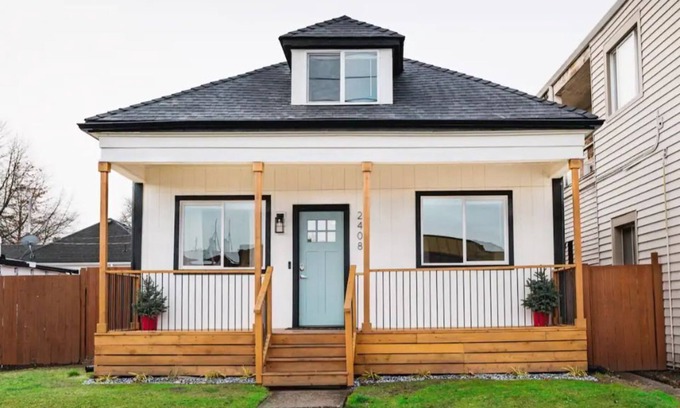 Central Tacoma House | Spacious Downtown 4BD House 8 min from Ruston Way Waterfront!