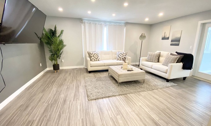 Drumheller House | ☀️Spacious Drumheller Retreat☀️Museum & Golf ☀️Sleeps10+☀️Large Yard