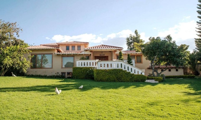 Guayllabamba House | Spacious & Elegant Contemporary Colonial Country House!