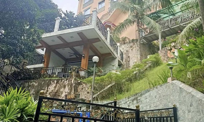 Cebu Bed & Breakfast | Spacious , elegant house for rent, 4 bed room situated on top of creek in Cebu.