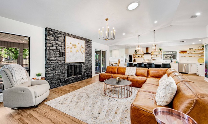 Horseshoe Bay House | Spacious & elegant haven with huge yard, updated interior, AC, & fast WiFi