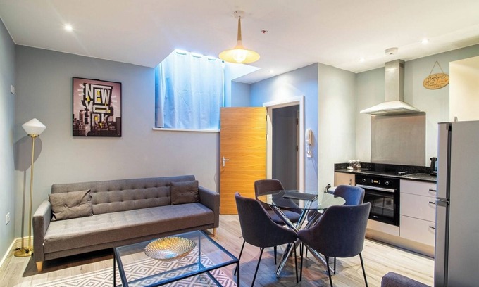 Neepsend House | Spacious Ensuite 2-Bedroom Flat in Kelham Island