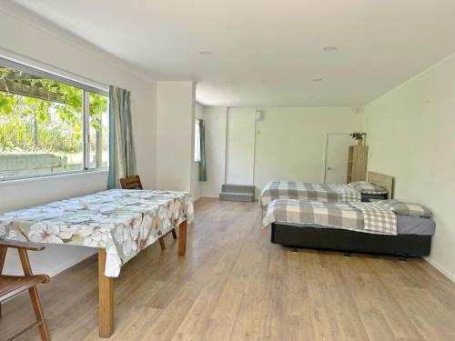 Fairview Heights House | Spacious Escape in Fairview, Free WiFi, Coffee ,Tea and Parking ,Private Bathroom near Albany Mall and highway