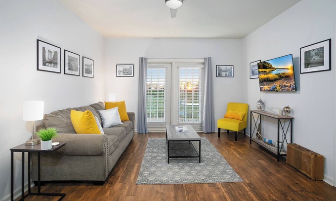 Madison Apartment | Spacious Extended Stay - Pool & Gym