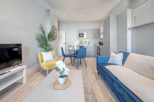 Coulsdon West Apartment | Spacious Family Apartment